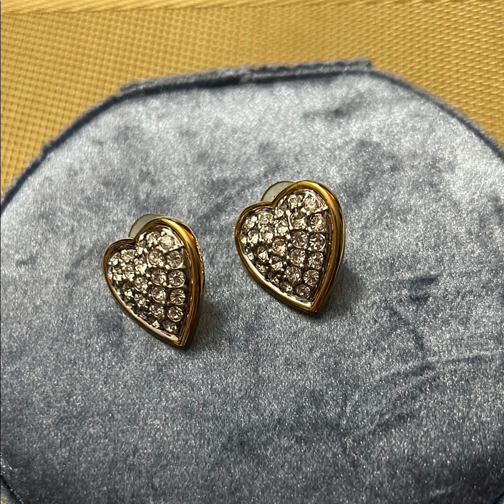 Pave’ heart studs